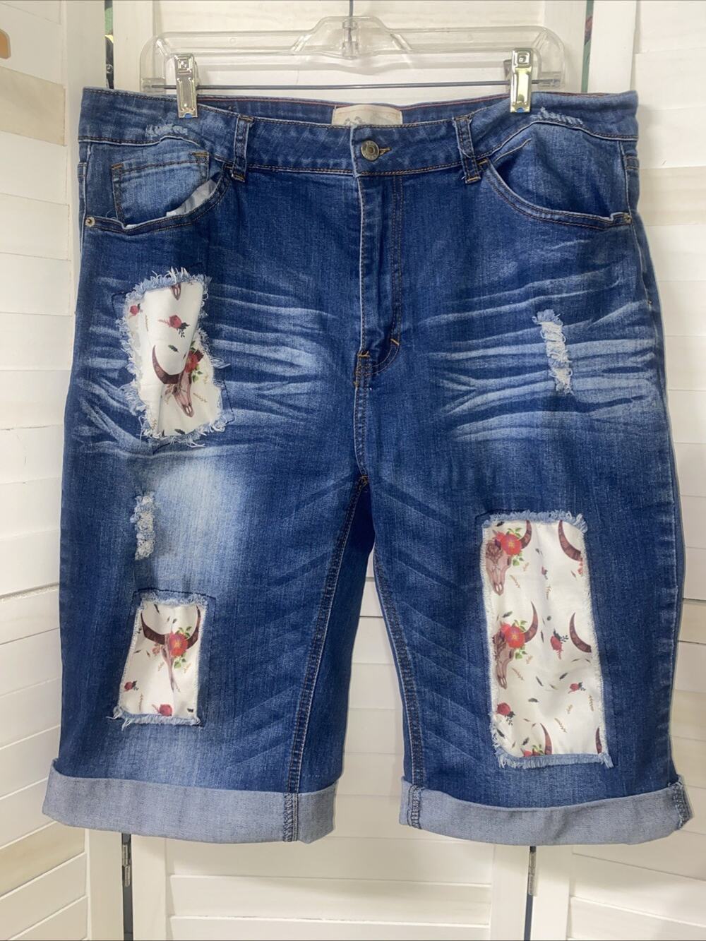 L&B Distressed Patched Western Bermuda Cuffed Denim Shorts/Capris Women's Sz. 20